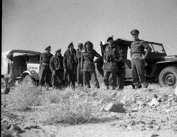 Images/1951 1LF 1950  Aquaba  Visit to Petra with Legioaires690.jpg